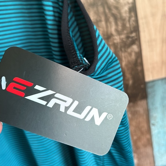 EZRUN medium striped performance tank - Picture 5 of 12
